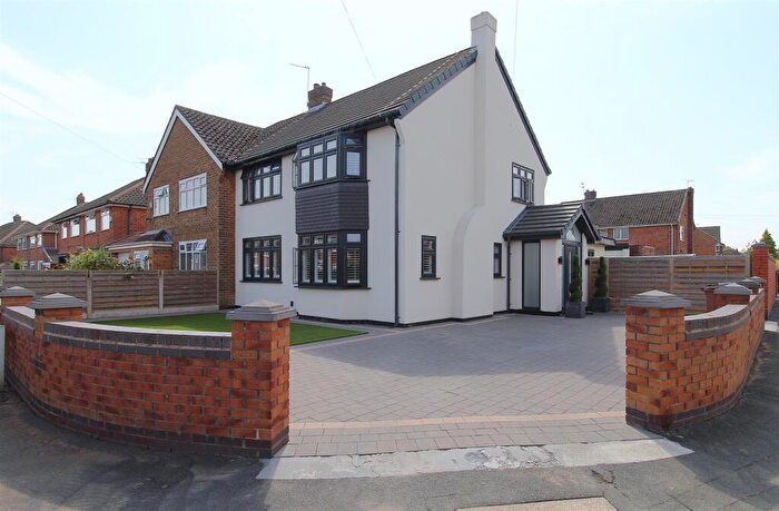 3 Bedroom Semi Detached House For Sale In Felsted Drive, Aintree Village, Liverpool, L10