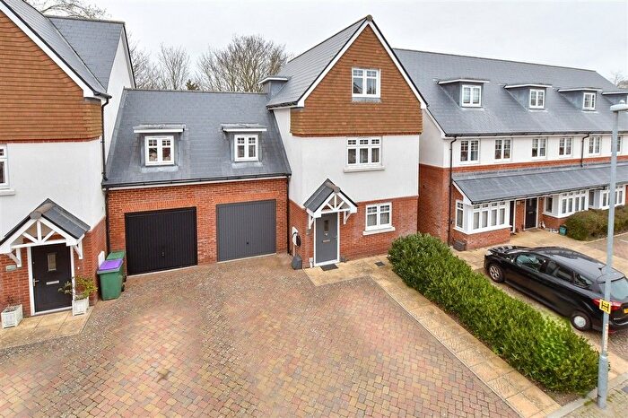 4 Bedroom Link Detached House For Sale In Westbrook Drive, Folkestone, Kent, CT20