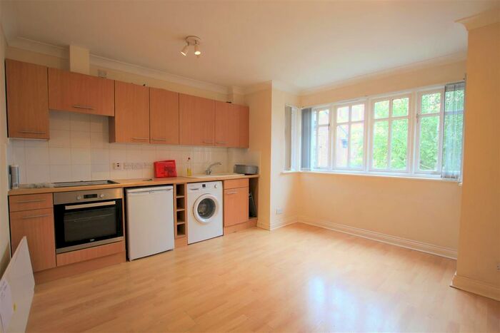 2 Bedroom Flat To Rent In St. Catherines Court, Holgate Road, York, YO24