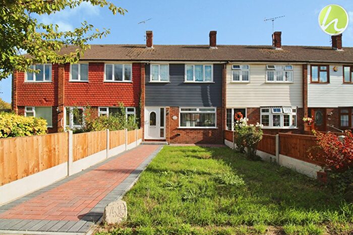 3 Bedroom Terraced House For Sale In Larkswood Road, Corringham, SS17