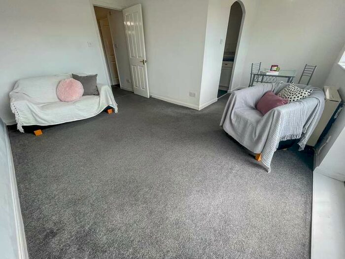 2 Bedroom Flat To Rent In St Andrew Street, L3 5xz,