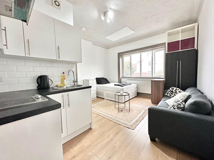 Flat To Rent In Finchley Road, NW3