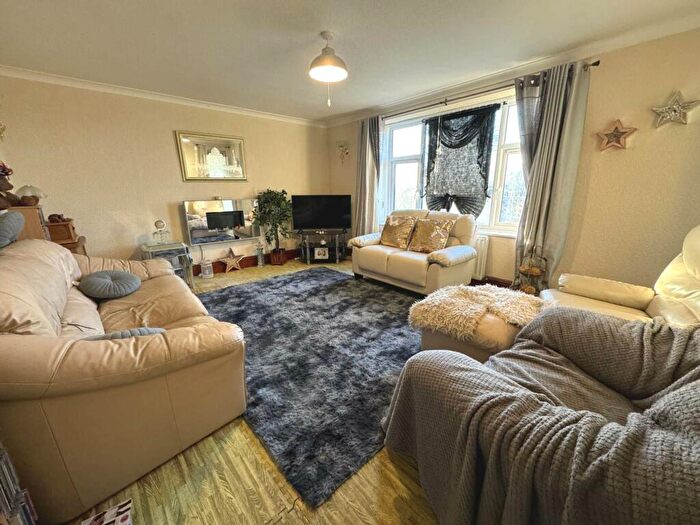 2 Bedroom Flat For Sale In Crescent Court, Promenade, Blackpool, FY4
