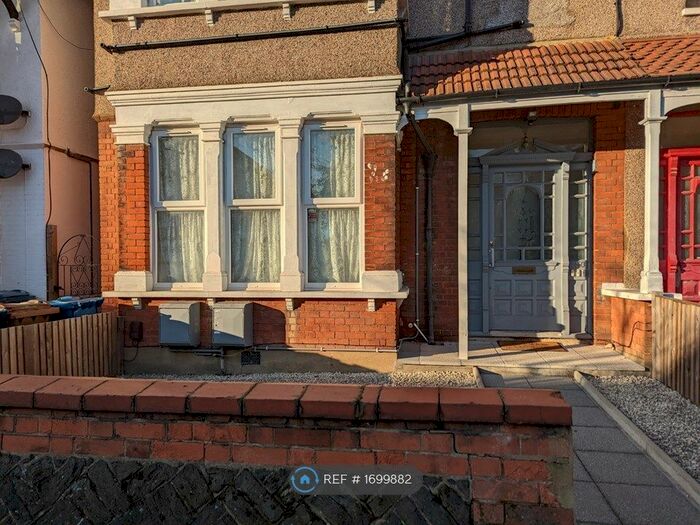 2 Bedroom Maisonette To Rent In Cunningham Park, Harrow, HA1