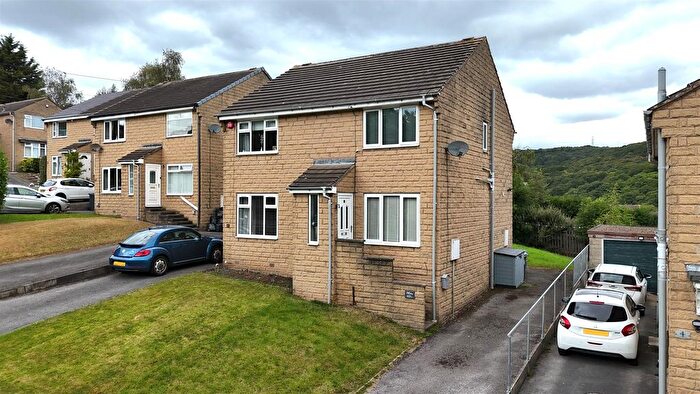 2 Bedroom Property To Rent In High Brooms, Birkby, Huddersfield, HD2