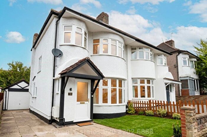 3 Bedroom Semi-Detached House To Rent In Enderseleigh Gardens, London, NW4