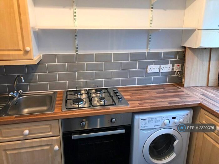 1 Bedroom Flat To Rent In Castle Court, Lewes, BN7