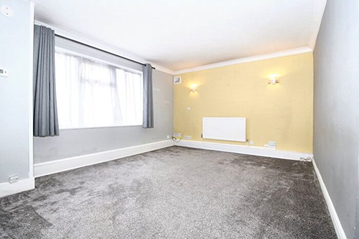 2 Bedroom Maisonette To Rent In Bideford Green, Leighton Buzzard, LU7