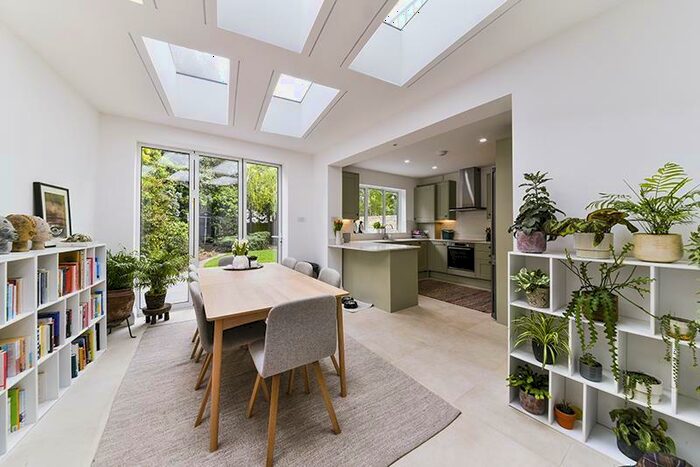 3 Bedroom Flat To Rent In Downside Crescent, Belsize Park, NW3