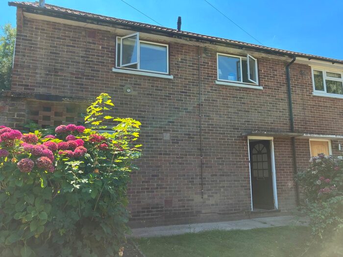 3 Bedroom Semi-Detached House To Rent In Sparrowswick Ride, St Albans, AL3