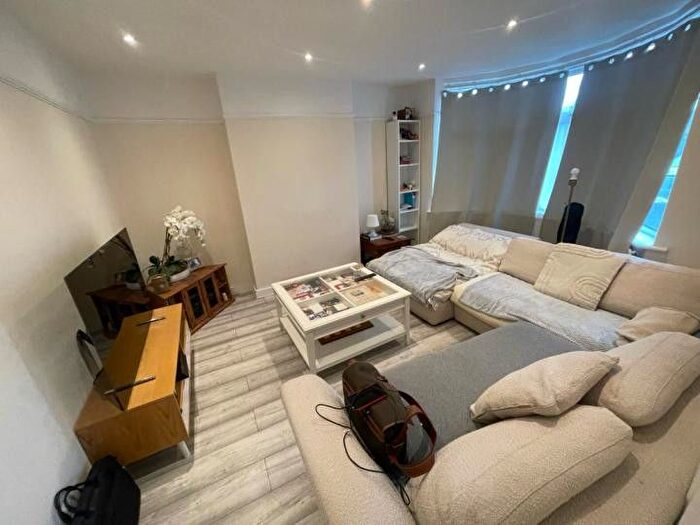 4 Bedroom Semi-Detached House To Rent In North Avenue, Harrow, Greater London, HA2