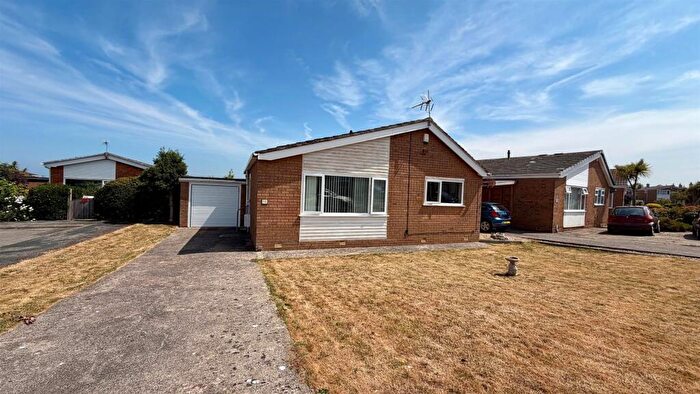 3 Bedroom Semi-Detached Bungalow For Sale In Drake Close, Penrhyn Bay, Llandudno, LL30