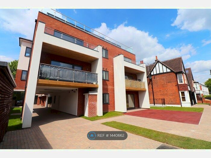 1 Bedroom Flat To Rent In New Wanstead, London, E11