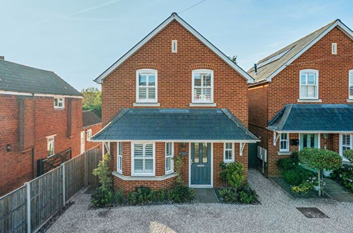3 Bedroom Detached House For Sale In Forest Road, Binfield, Bracknell, Berkshire, RG42