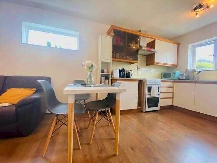 3 Bedroom Property To Rent In Greenside, Slough, SL2