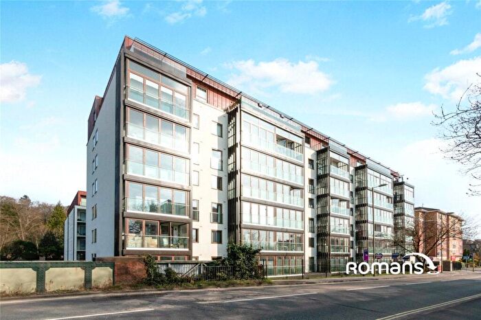 1 Bedroom Apartment For Sale In Farnborough Road, Farnborough, Hampshire, GU14