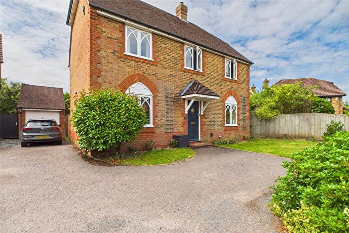 4 Bedroom Detached House To Rent In Saturn Croft, Winkfield Row, Bracknell, Berkshire, RG42