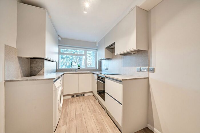 2 Bedroom Property To Rent In Copers Cope Road, Beckenham, BR3