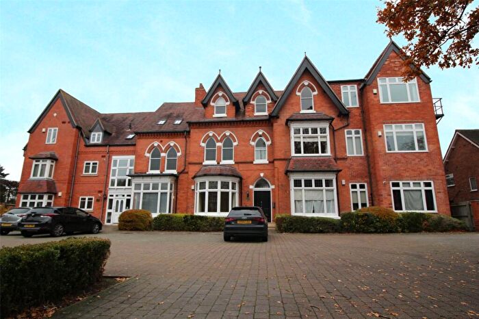 2 Bedroom Flat To Rent In Kineton Green Road, Solihull, West Midlands, B92