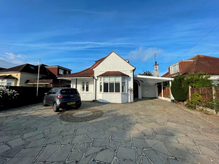 6 Bedroom Detached House To Rent In Kings Drive, BN21