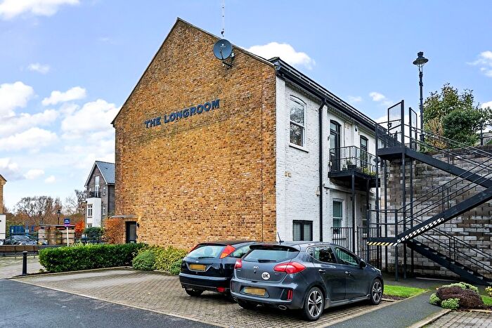 2 Bedroom Flat To Rent In Summerhouse Lane, Harefield, Uxbridge, UB9