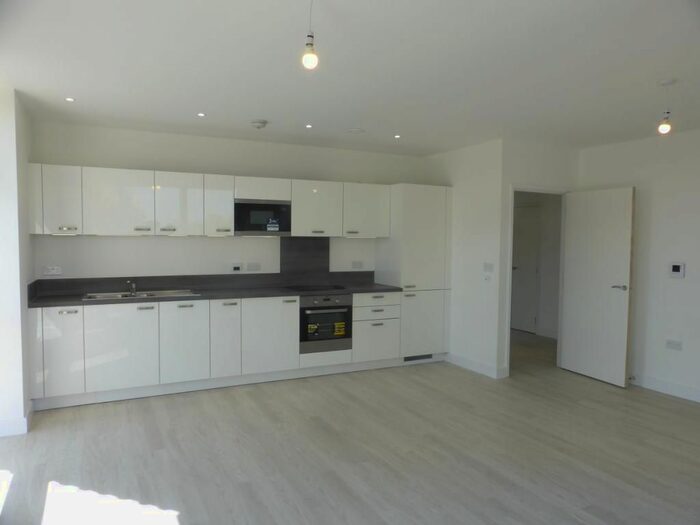 2 Bedroom Flat To Rent In Adenmore Road, Catford, London, SE6