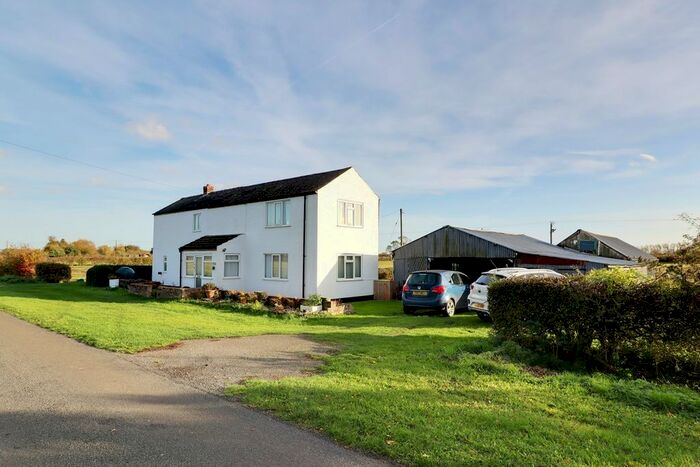 4 Bedroom Detached House For Sale In Snitterby Carr, Gainsborough, DN21