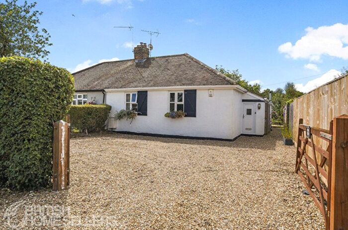 3 Bedroom Bungalow For Sale In Crouch Lane, Winkfield, Windsor, Berkshire, SL4