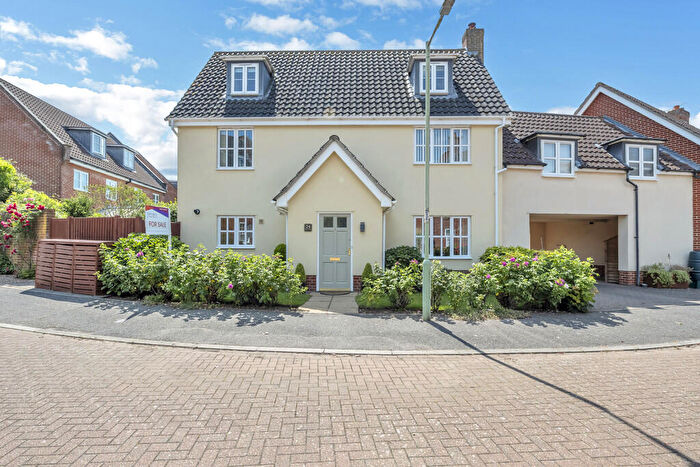 5 Bedroom Link Detached House For Sale In Daisy Avenue, Bury St. Edmunds, IP32