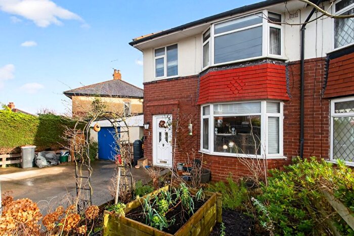 3 Bedroom Property For Sale In Harlow Park Crescent, Harrogate, HG2