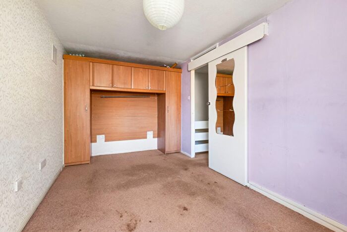 1 Bedroom End Of Terrace House For Sale In Chesser Loan, Edinburgh, EH14