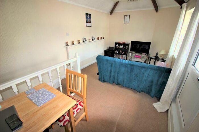 1 Bedroom Flat To Rent In Bedroom First Floor Flat To Rent, Western Street, Old Town, SN1
