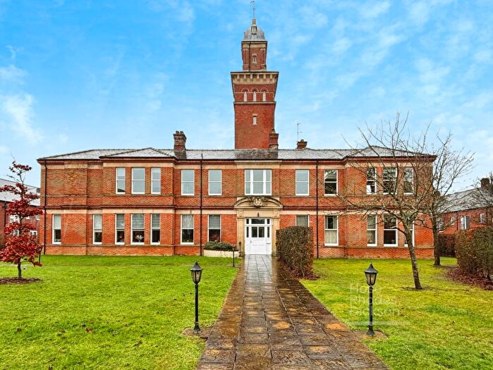 2 Bedroom Apartment For Sale In Whitecroft Park, Newport, Isle Of Wight, PO30