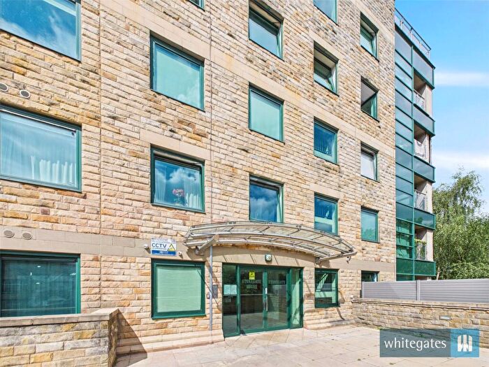 2 Bedroom Apartment To Rent In Stonegate House, Stone Street, Bradford, BD1