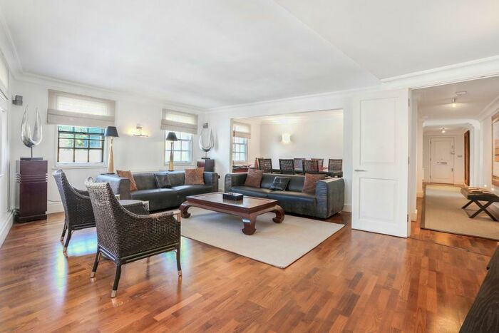 4 Bedroom Flat To Rent In Cliveden Place, London, SW1W