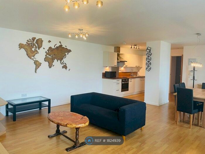 3 Bedroom Flat To Rent In Mann Island, Liverpool, L3