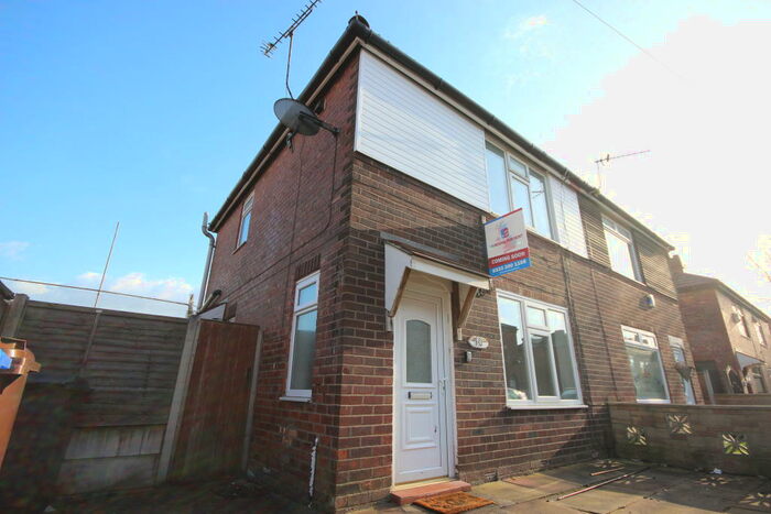 2 Bedroom House To Rent In Hi, GH10