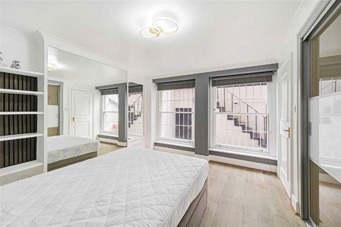 2 Bedroom Flat To Rent In Courtfield Road, South Kensington, SW7