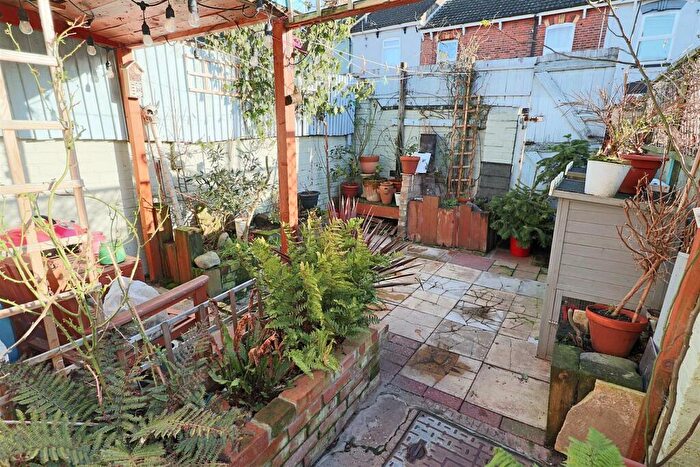3 Bedroom Terraced House For Sale In Queens Road, Lowestoft, NR32