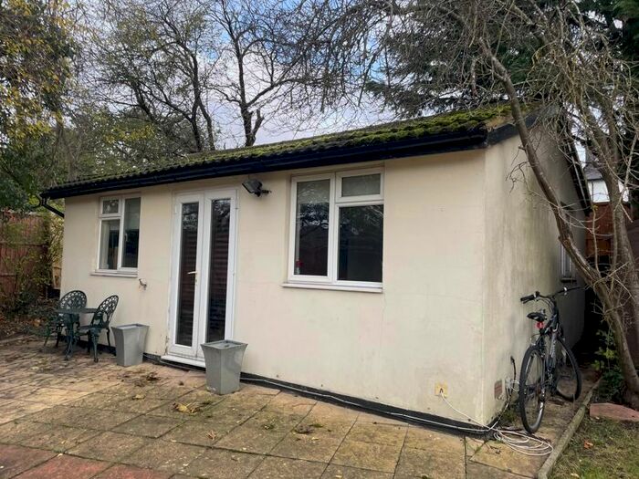 1 Bedroom Bungalow To Rent In Elmgate Gardens, Edgware, HA8