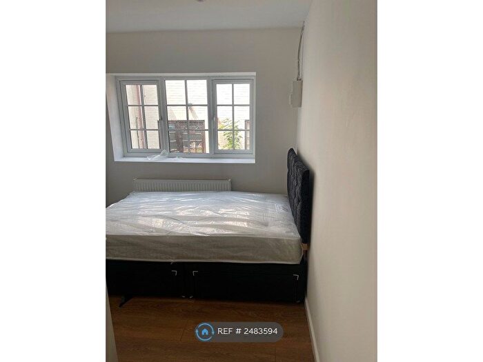 Studio To Rent In St. Rumbolds Lane, Buckingham, MK18