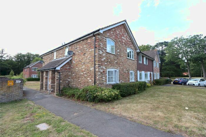 1 Bedroom Maisonette To Rent In Broadhurst, Farnborough, Hampshire, GU14