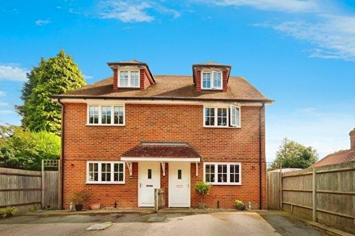 4 Bedroom Property To Rent In Powder Mills Place, Guildford, GU4