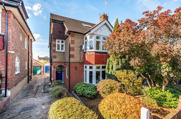 5 Bedroom Semi-Detached House For Sale In Ainsdale Road, Ealing, W5