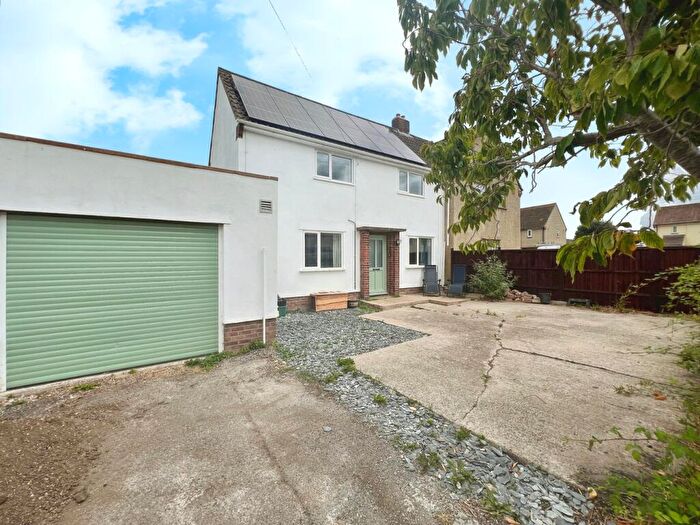 3 Bedroom Semi-Detached House For Sale In Woods Road, Street, BA16