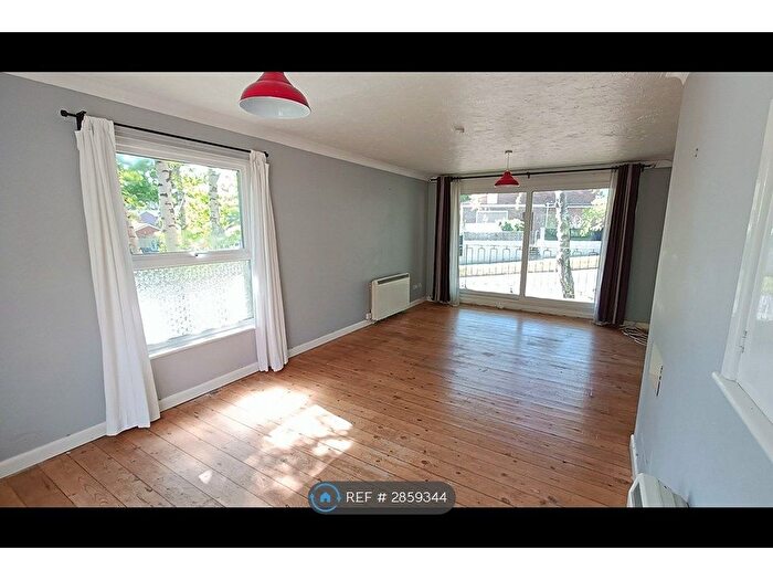 2 Bedroom Flat To Rent In Sandell Court, Southampton, SO16