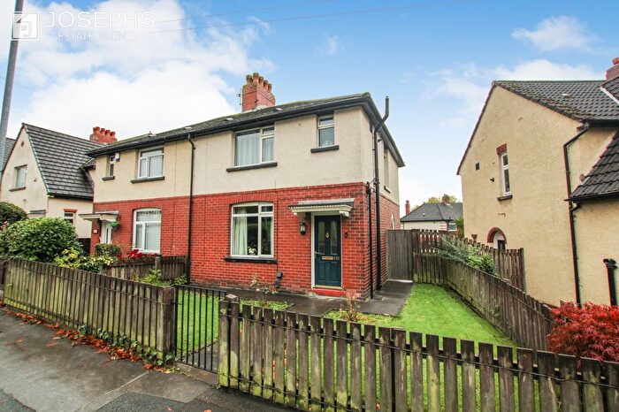 3 Bedroom Semi Detached House For Sale In Radcliffe Road, Bolton, BL3