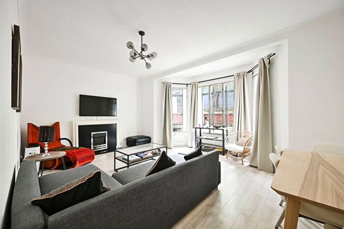 1 Bedroom Flat To Rent In Cromwell Road, Earls Court, London, SW5