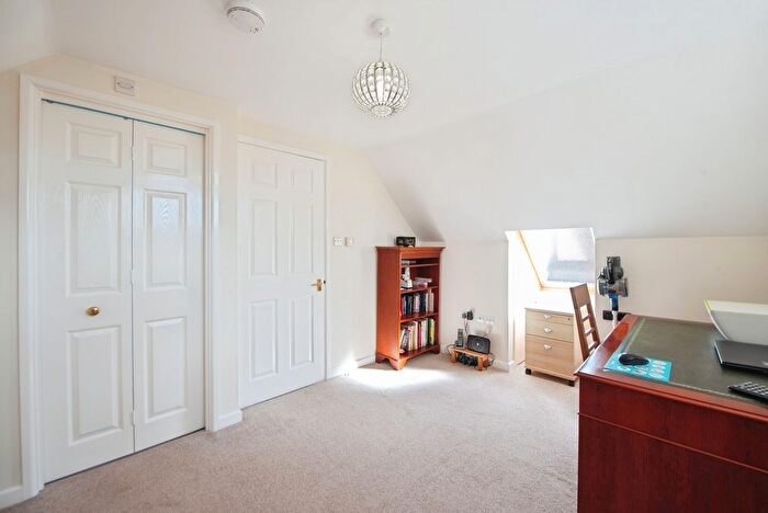 2 Bedroom Bungalow For Sale In Lonsdale Gardens, Providence Hill, Bursledon, Southampton, SO31