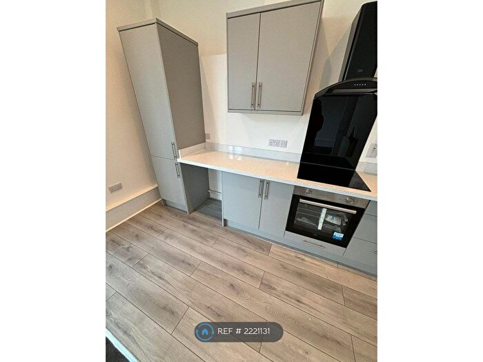 1 Bedroom Flat To Rent In . Southgate Street, Launceston, PL15